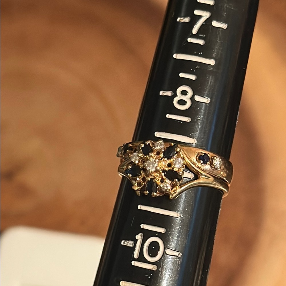 10 k Elegant Ring blue sapphire, and diamonds size 9